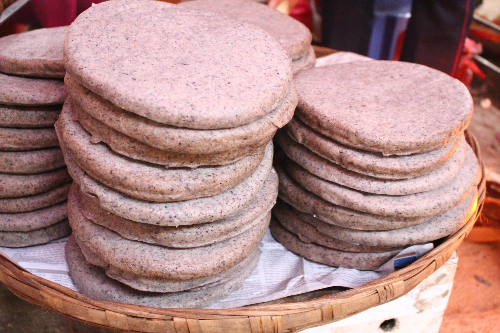 Thưởng thức hương vị từ hoa tam giác mạch trong chiếc bánh ở Hà Giang